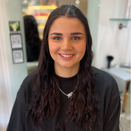Holly (Head Apprentice)